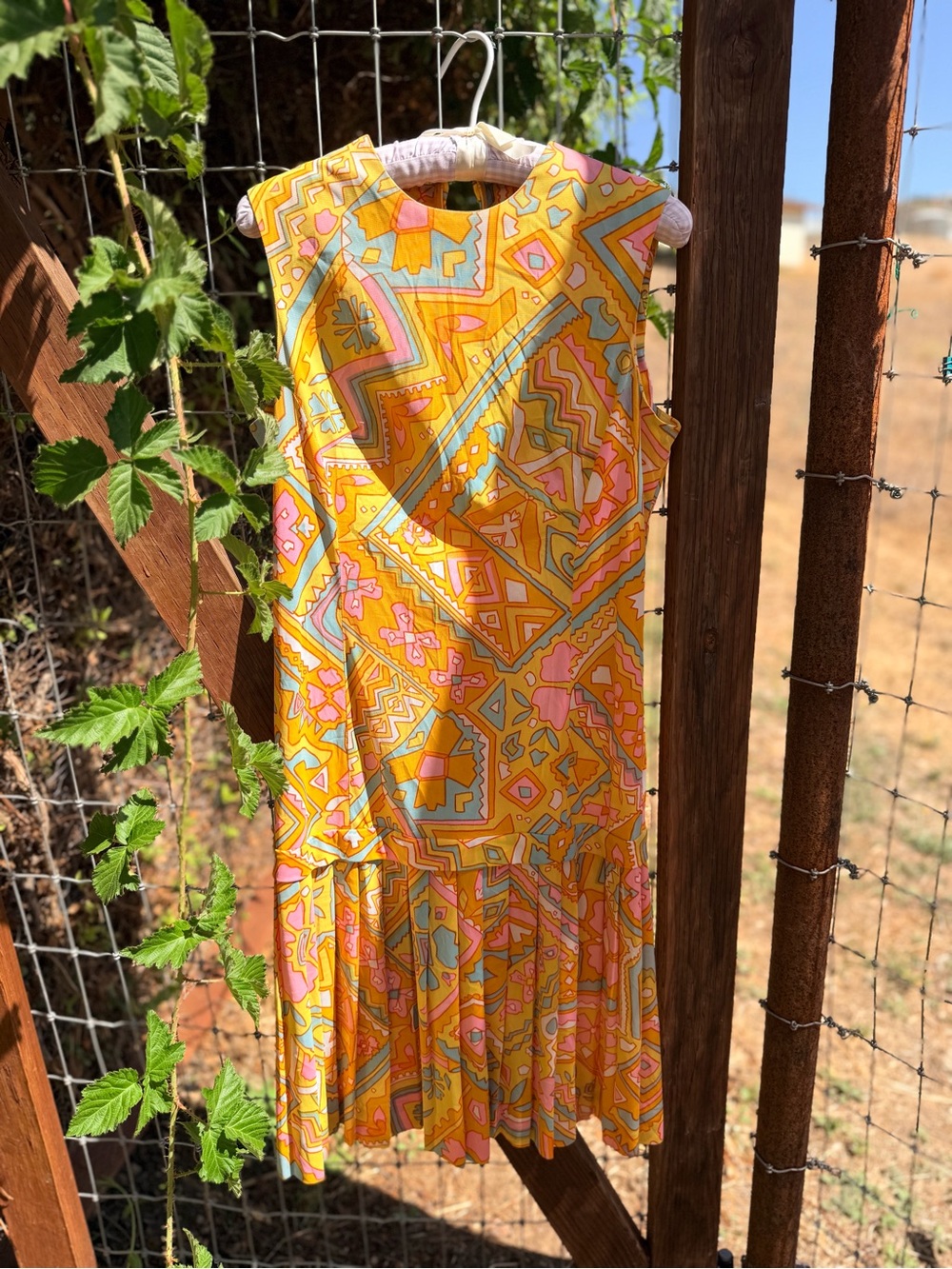 Vintage Yellow Geometric Print Sleeveless Pleated Skirt Dress